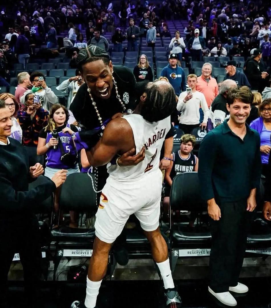 NBA赛后采访nba采访的那个女的